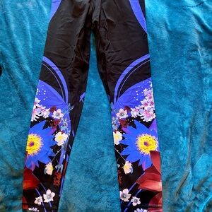 Sweaty Betty limited edition floral leggings, size XS